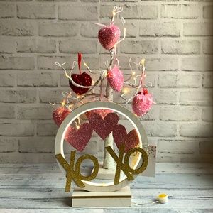 Love & Cupcakes LED Neon XOXO Neon Light